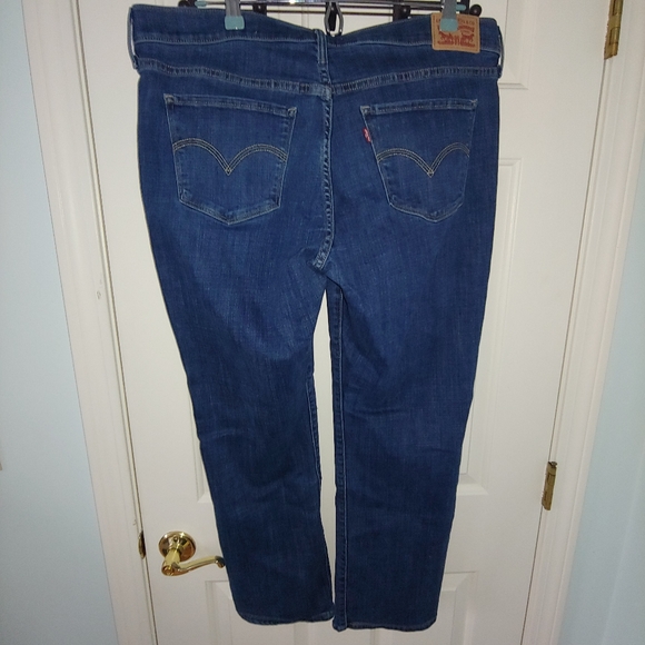 EUC Plus Size Women’s Levi’s Medium Wash Classic Straight-Leg Jeans – Size 16W - Picture 9 of 10